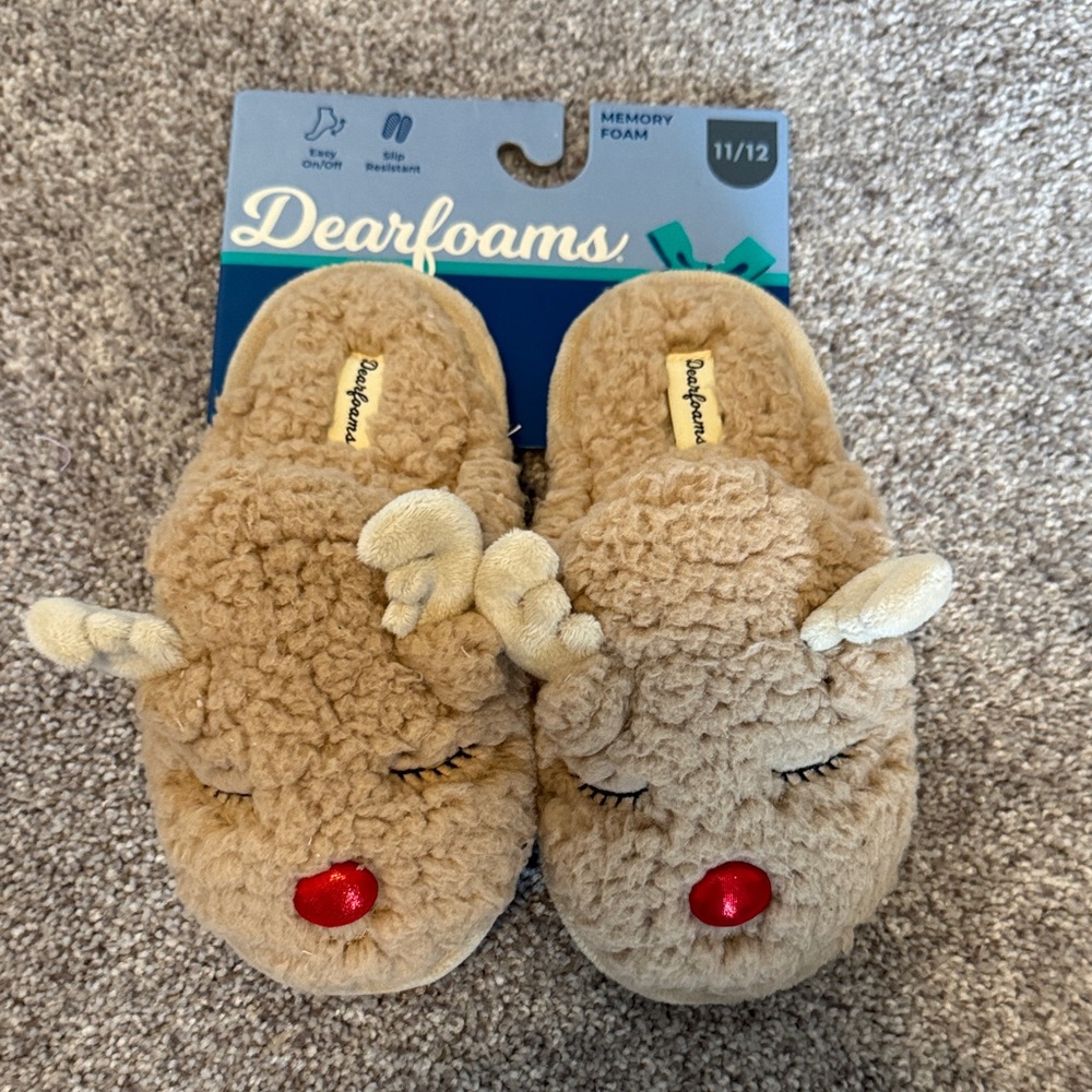 NWT Dearfoams Tan Reindeer Slippers with Red Nose Sz 11/12